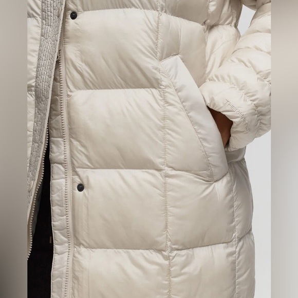 Nike Womens Therma-FIT Oversized Puffer PrimaLoft®
Jacket/Coat White | NEW❄️ - Picture 3 of 16